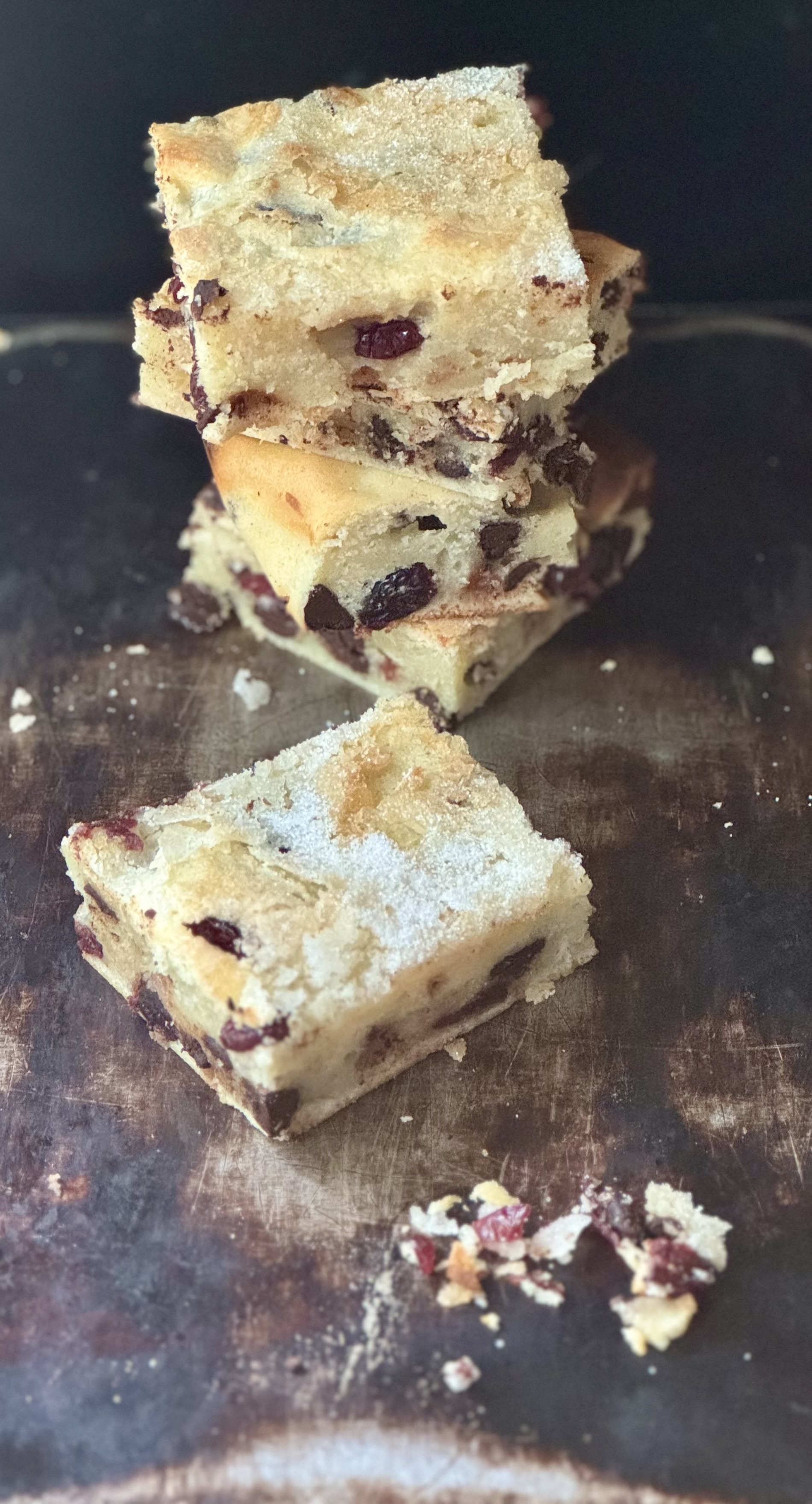 Sour Cream Dark Chocolate & Cranberry Traybake Recipe. Fully Festive & Family Friendly